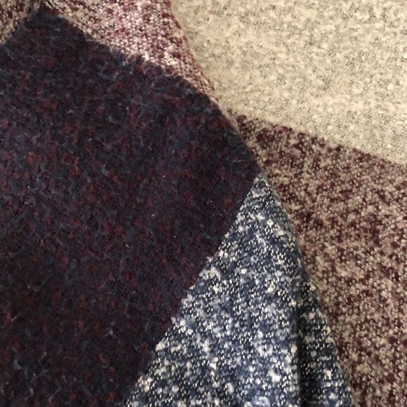 Large Fringe Knit Tasseled Color-block Scarf Wrap - Picture 5 of 6